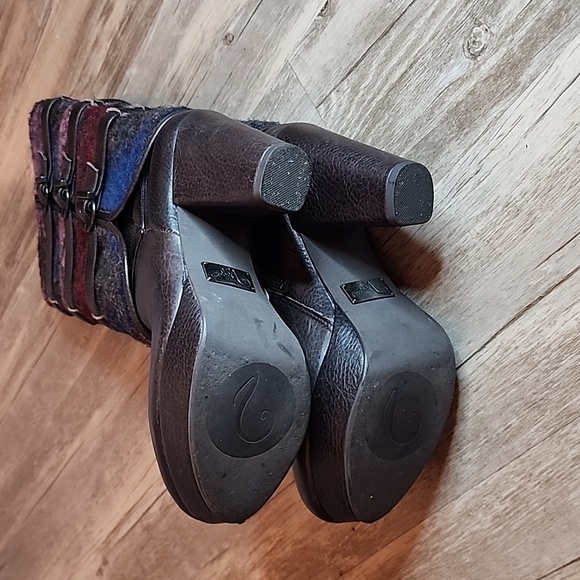 Vogue Win Em All Dark Brown Leather Boots, Size 7, Worn Once - Picture 4 of 8